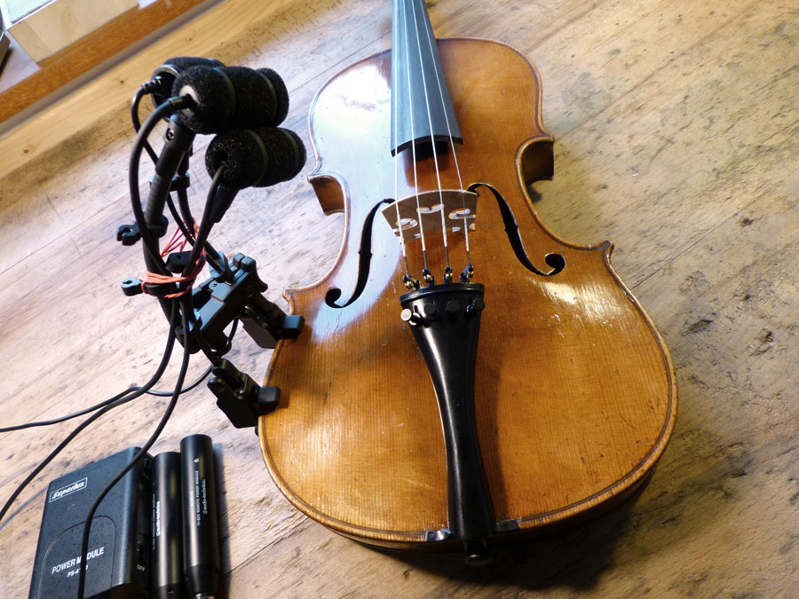 Système de fixation et positionnement du micro sur le violon.