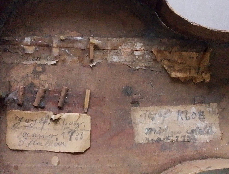 Réparation trash de fentes sur un violon