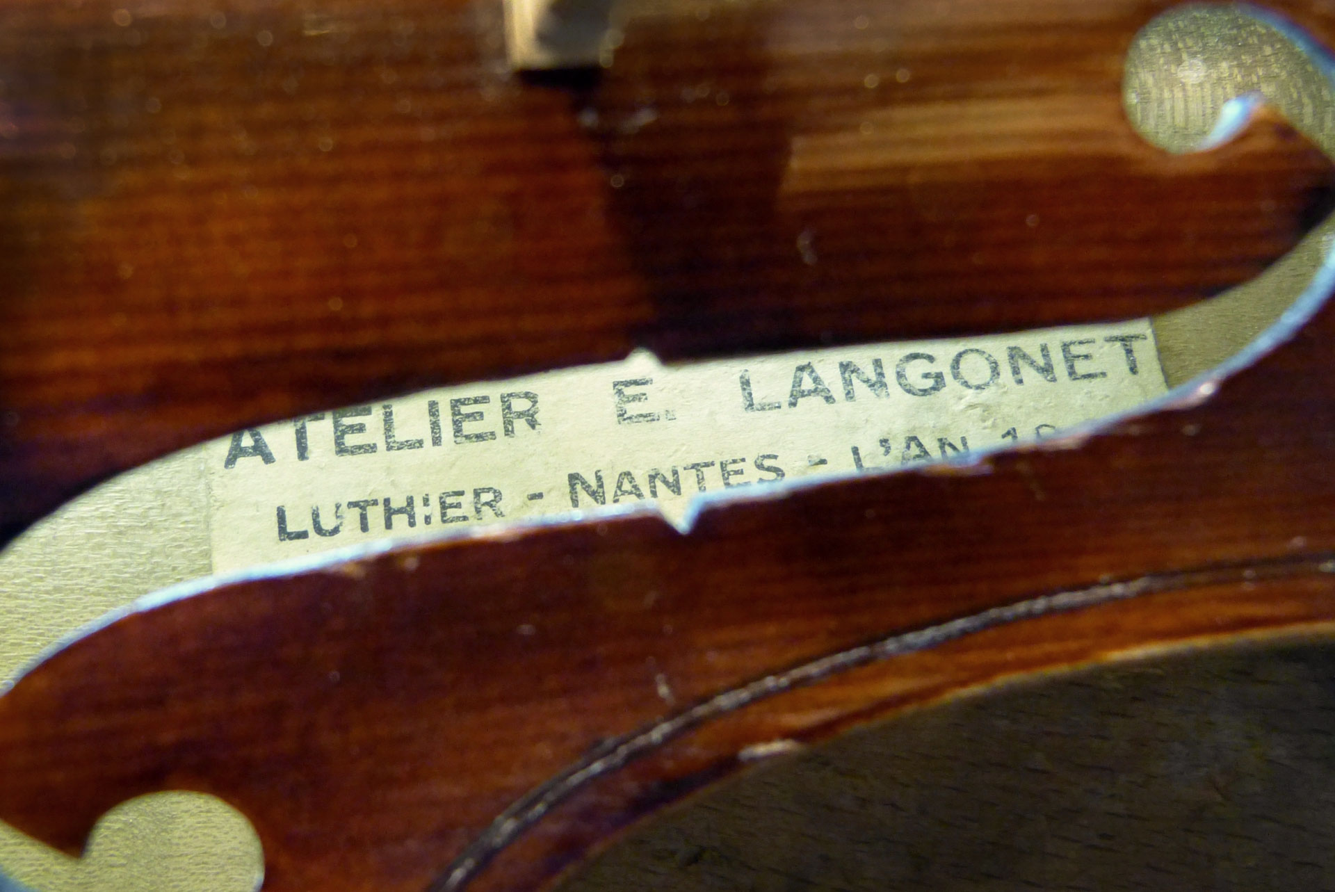 Etiquette de violon E. Langonet, luthier à Nantes