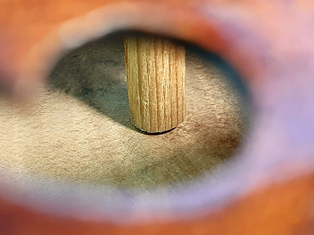 La base de l'âme n'épouse pas le fond du violon.