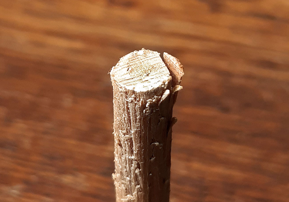 Un exemple d'âme en très mauvais bois... et fendue.